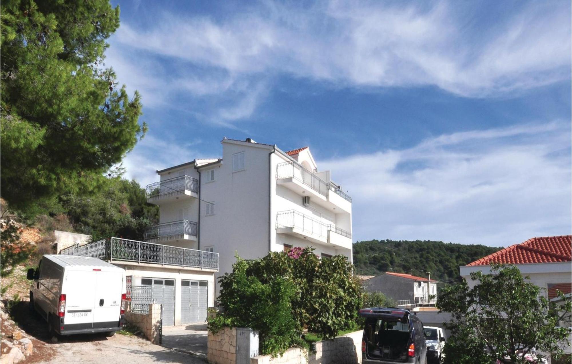 Lovely Apartment In Trogir With Kitchen エクステリア 写真