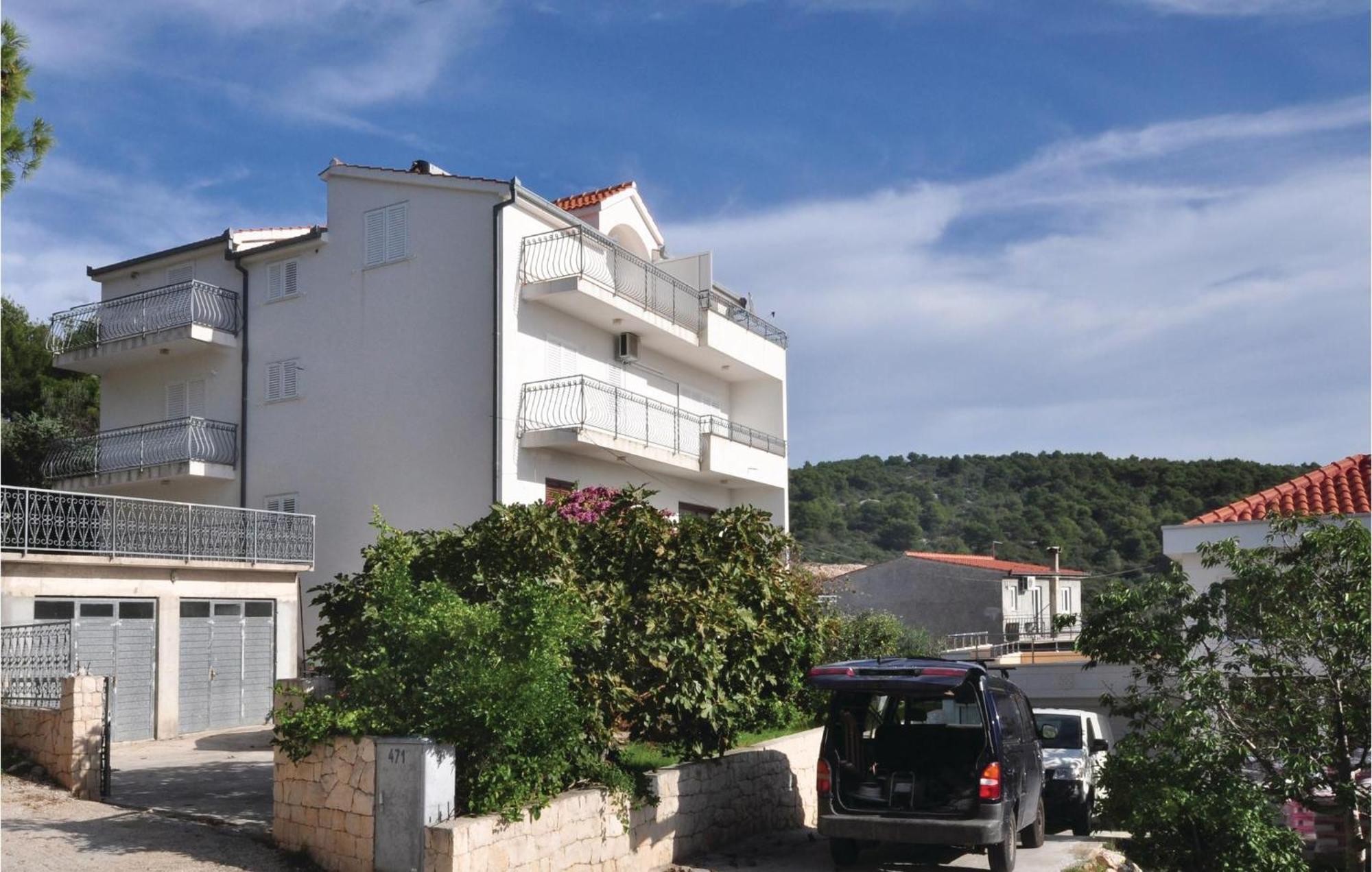 Lovely Apartment In Trogir With Kitchen エクステリア 写真
